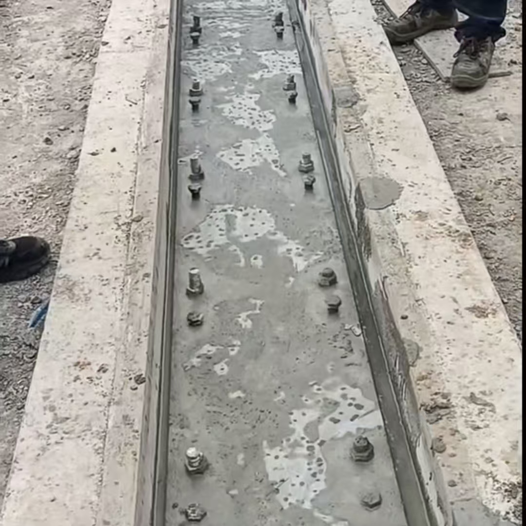 卧龙港口码头起重机龙门吊重型机械设备稳固用早强快凝轨道胶泥